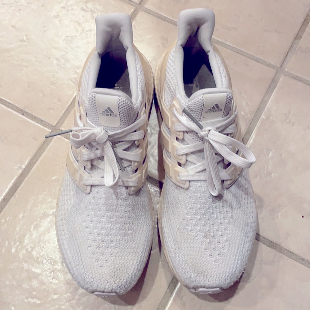 ULTRABOOST 4.0 DNA Adidas sneakers men’s size 9